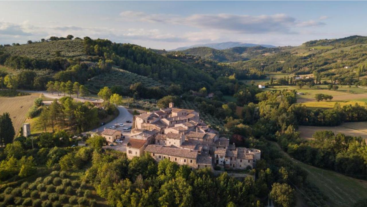 Un Posto Bed & Breakfast Bevagna Eksteriør bilde